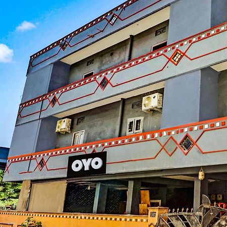 Hotel O Lavish Stay Sururnagar Eksteriør billede