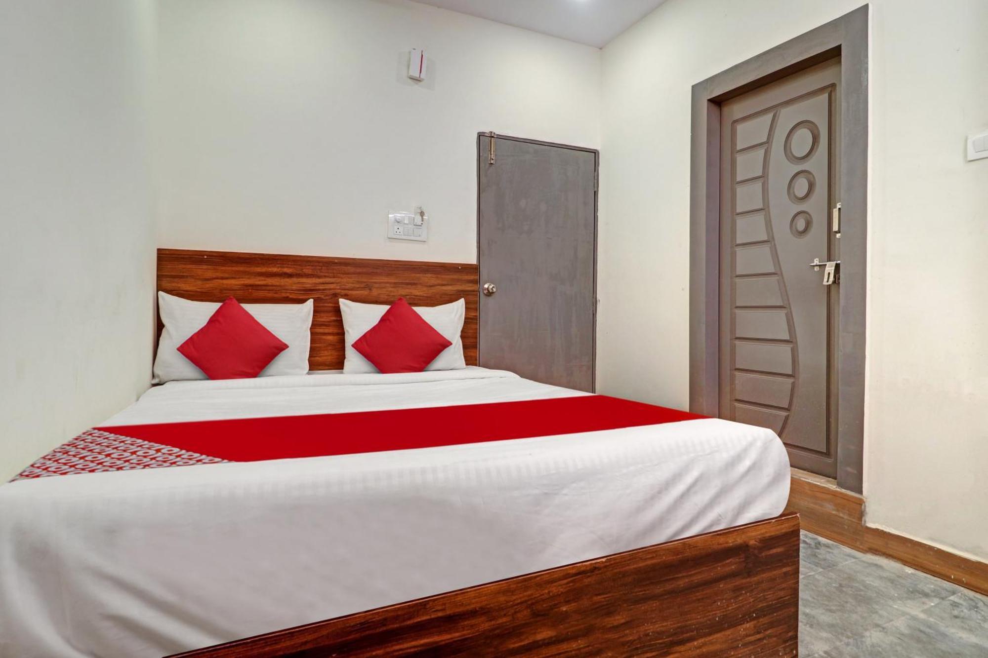 Hotel O Lavish Stay Sururnagar Eksteriør billede