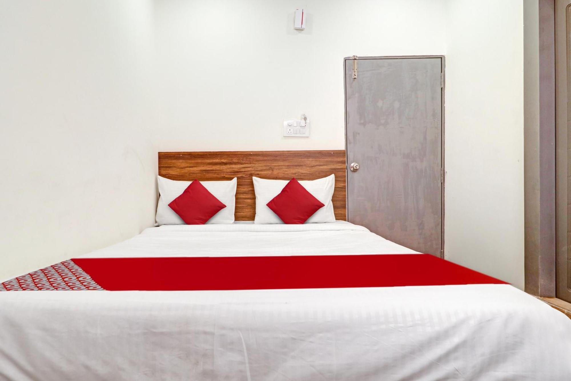 Hotel O Lavish Stay Sururnagar Eksteriør billede