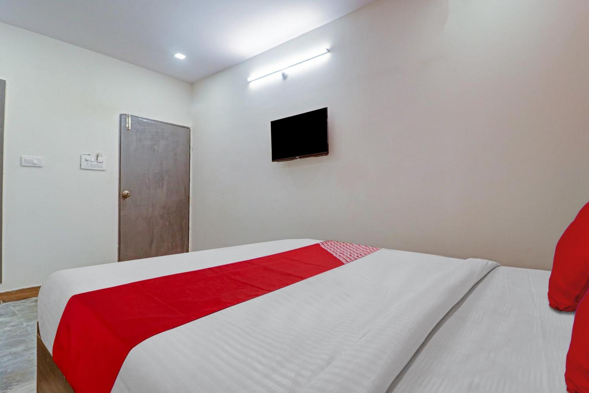 Hotel O Lavish Stay Sururnagar Eksteriør billede