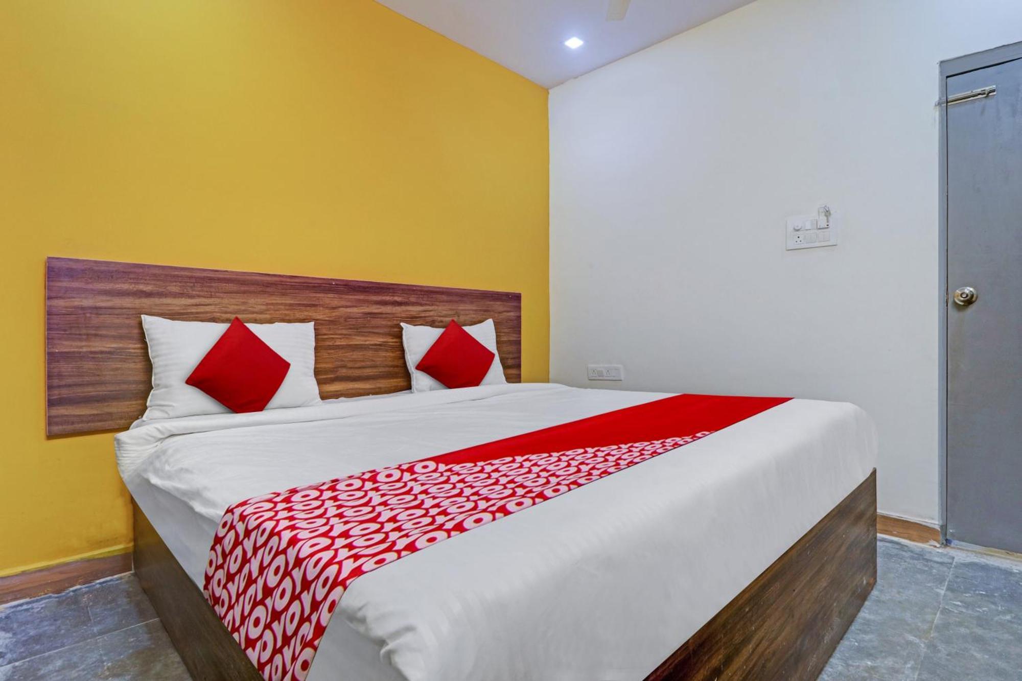 Hotel O Lavish Stay Sururnagar Eksteriør billede