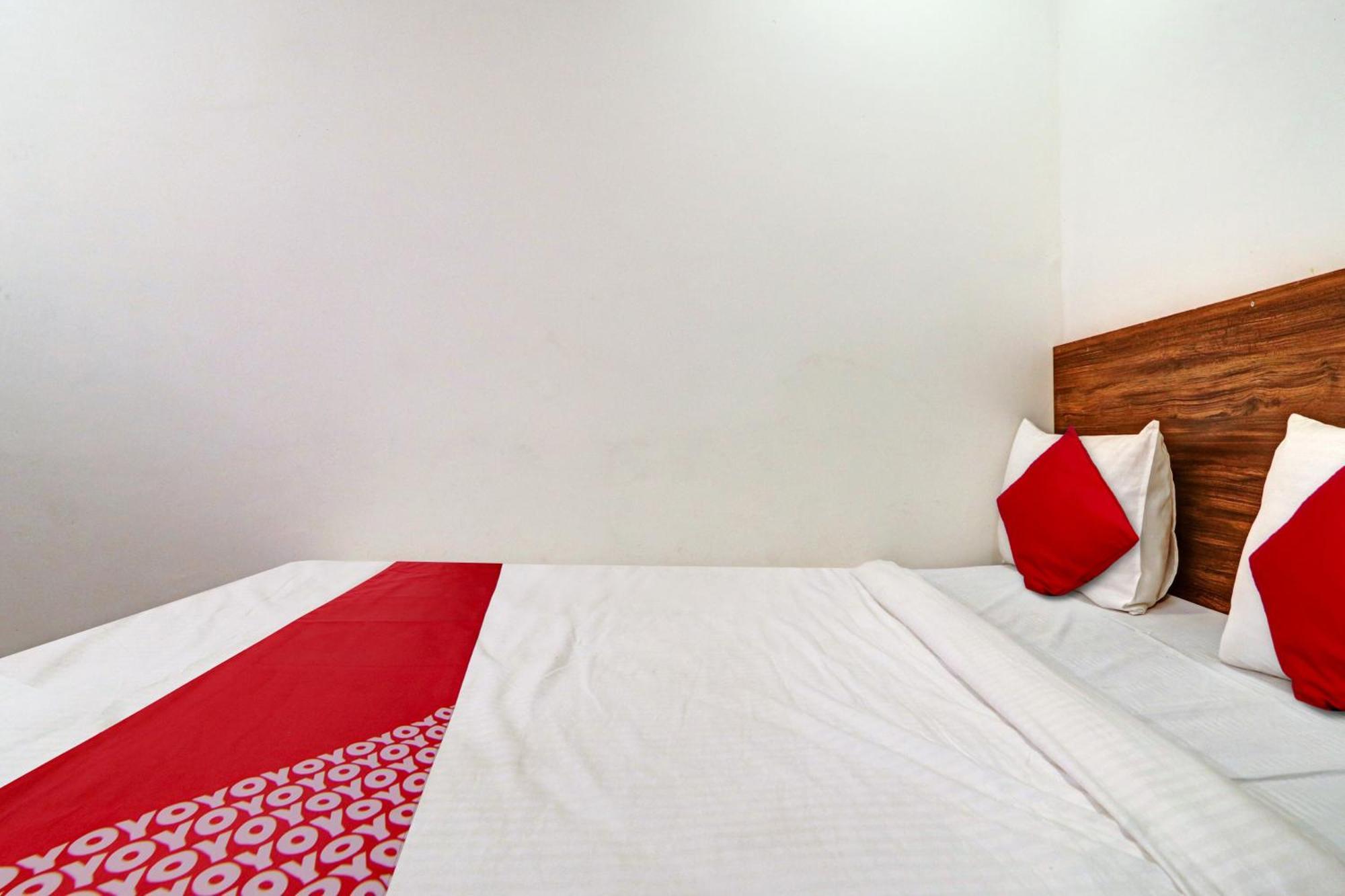 Hotel O Lavish Stay Sururnagar Eksteriør billede