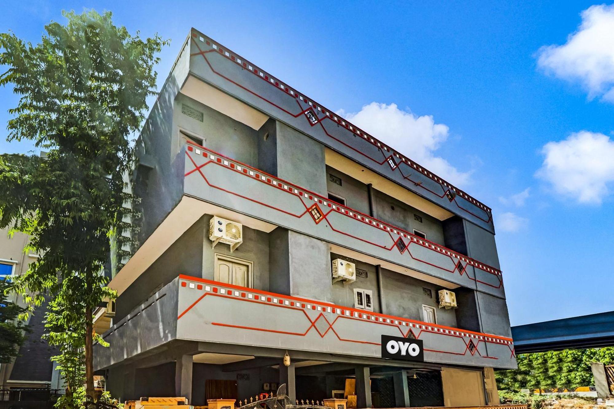 Hotel O Lavish Stay Sururnagar Eksteriør billede