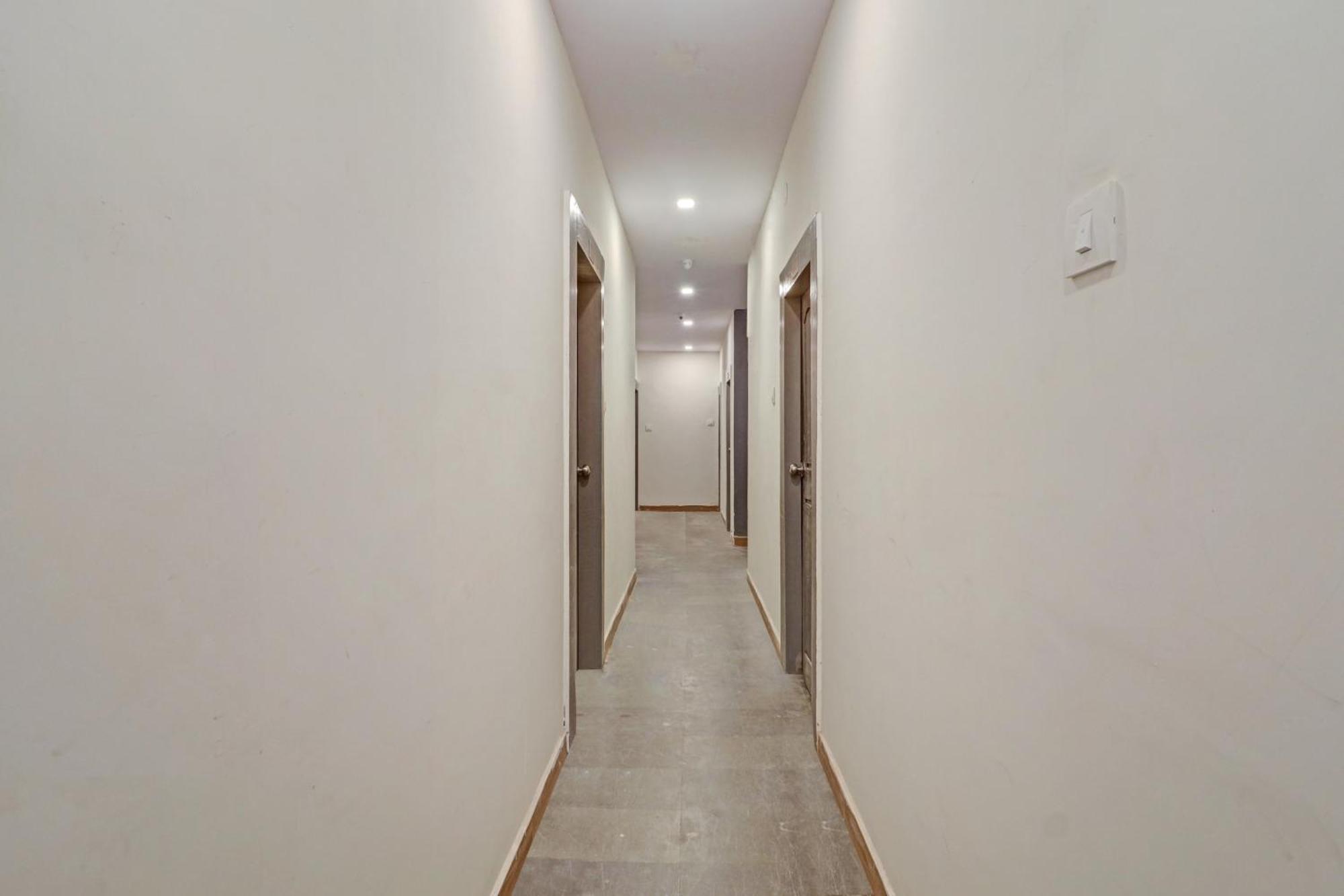 Hotel O Lavish Stay Sururnagar Eksteriør billede