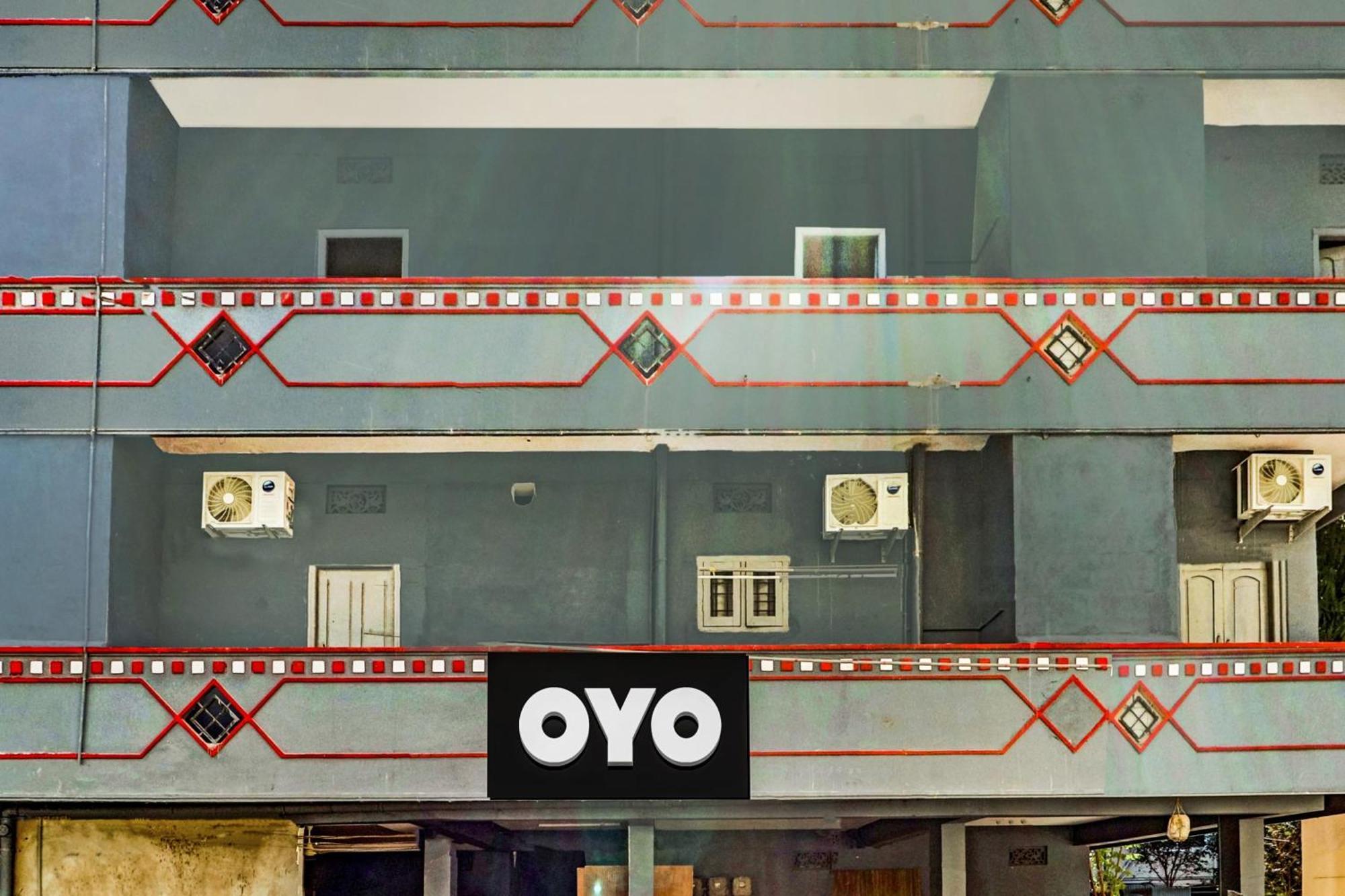 Hotel O Lavish Stay Sururnagar Eksteriør billede