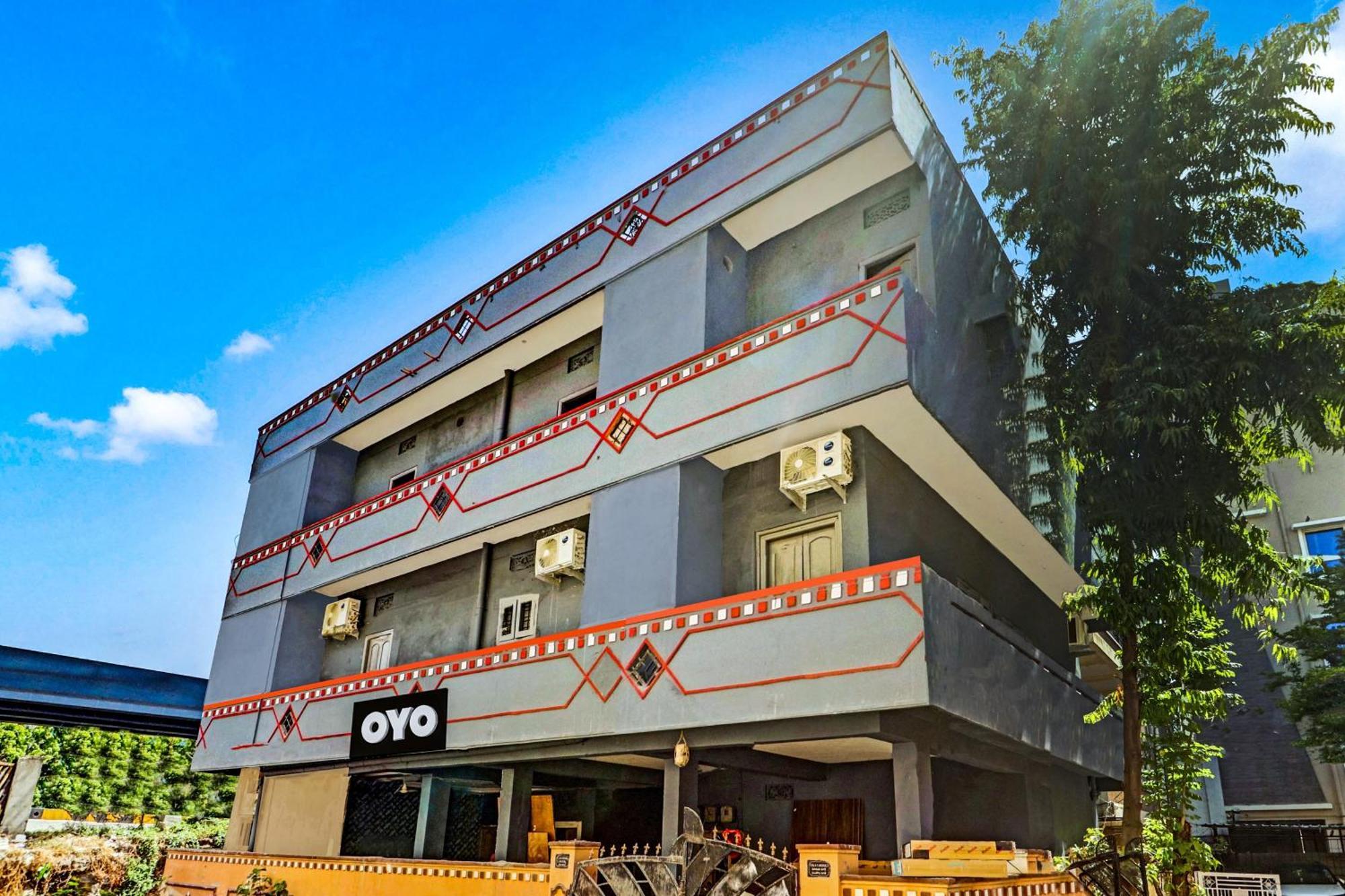 Hotel O Lavish Stay Sururnagar Eksteriør billede